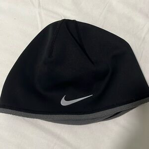 Nike therma fit skull cap